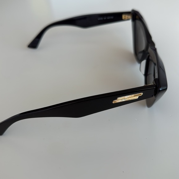 BOTTEGA VENETTA Black Cat-Eye Sunglasses - Picture 5 of 10